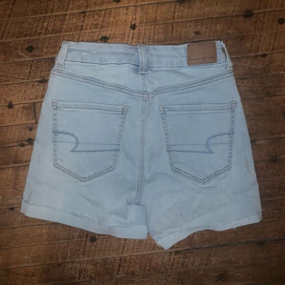 American Eagle light wash curvy hi-rise size 2 Daisy Duke shortie shorts - Picture 3 of 3